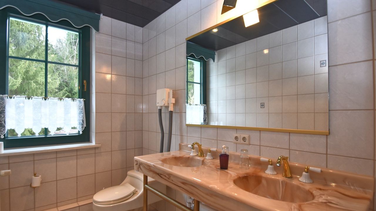 BathRoom BathRoom